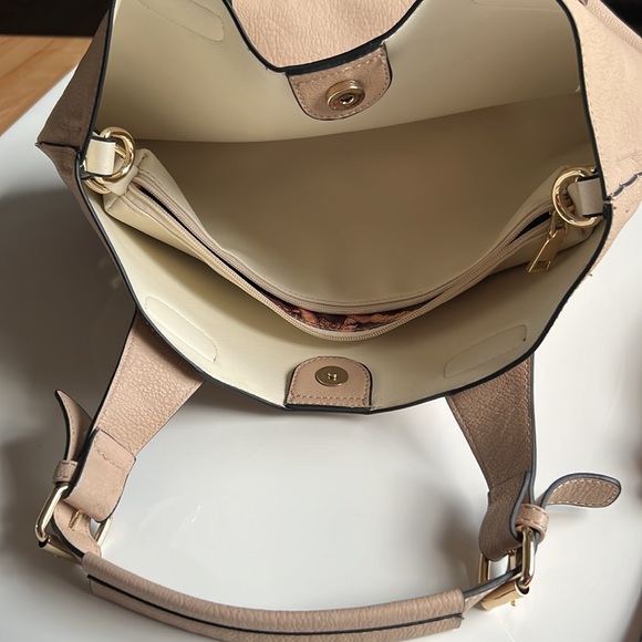 Bag in a bag removable strap, Vegan leather - Picture 5 of 10